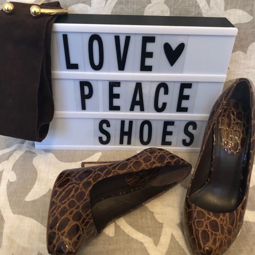 3 items for $25❣️❣️❣️ SALE  ❣️❣️❣️ Aldo Brown leather belt and Faux Croc Heels